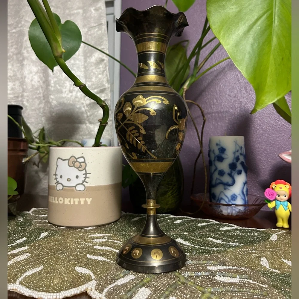 Vintage Collectible Indian‎ Brass Engraved Floral Vase 11.5 tall black whimsy